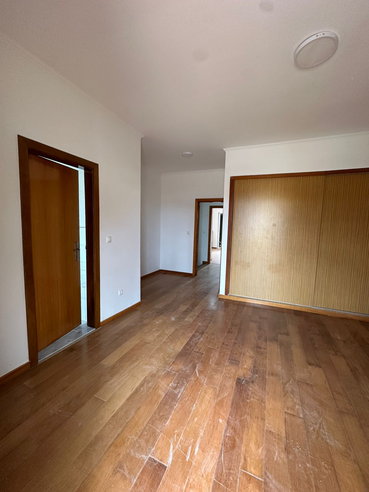 ARRENDAMENTO: VIVENDA V3 NO PATRIOTA VIVENDA V3 LOCALIZADA NO PATRIOTA, DISPONÍVEL PARA ARRENDAMENTO. - Imagem 13