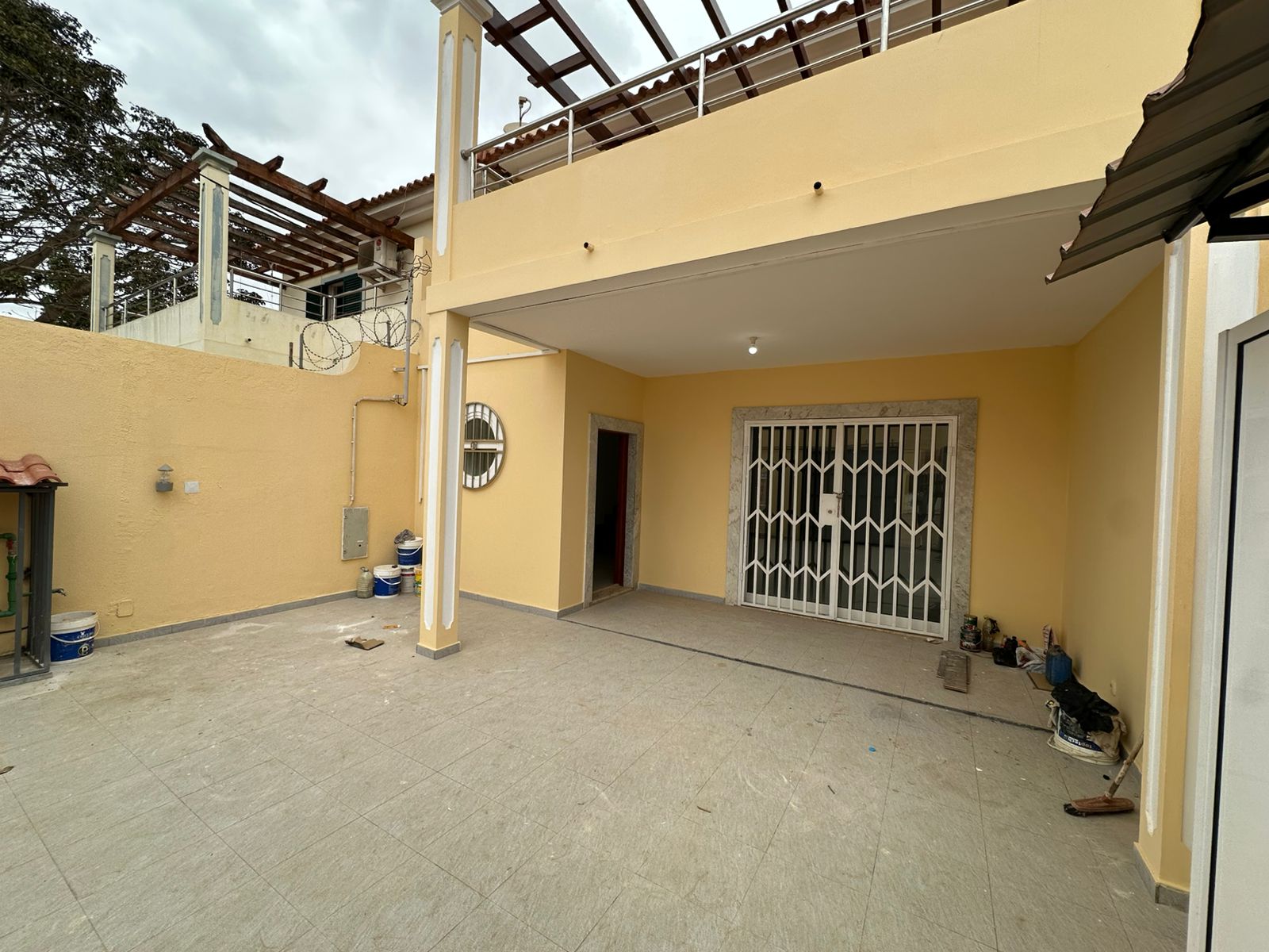 ARRENDAMENTO: VIVENDA V3 NO PATRIOTA VIVENDA V3 LOCALIZADA NO PATRIOTA, DISPONÍVEL PARA ARRENDAMENTO. - Imagem 2