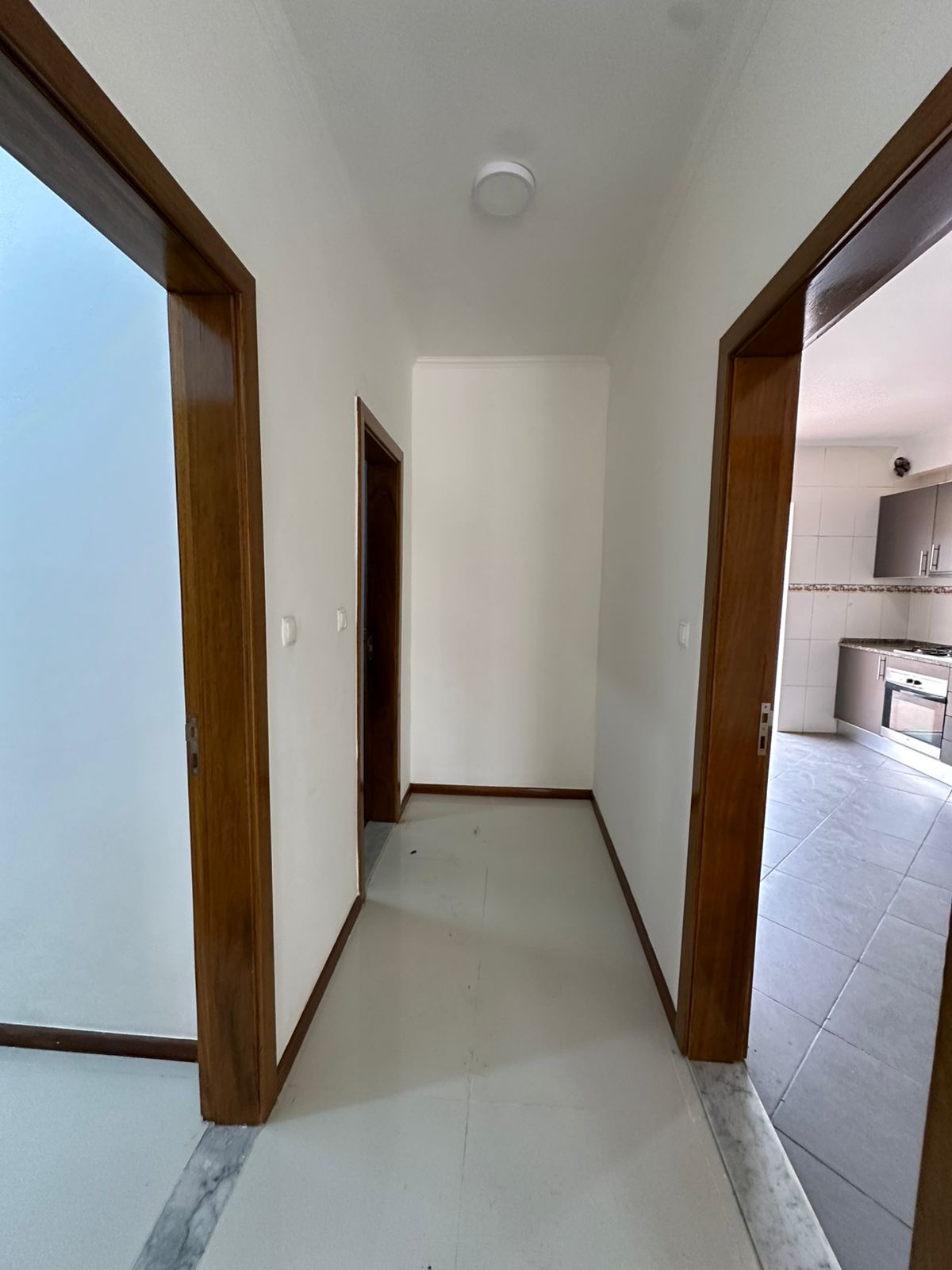 ARRENDAMENTO: VIVENDA V3 NO PATRIOTA VIVENDA V3 LOCALIZADA NO PATRIOTA, DISPONÍVEL PARA ARRENDAMENTO. - Imagem 8