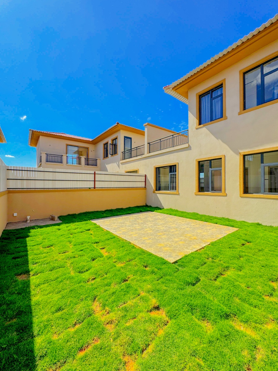 À VENDA: VIVENDA V4+1 DUPLEX NO CONDOMÍNIO TAIXIN ALVORECER, AV. IMPERIAL SANTANA, NO KILAMBA - Imagem 11