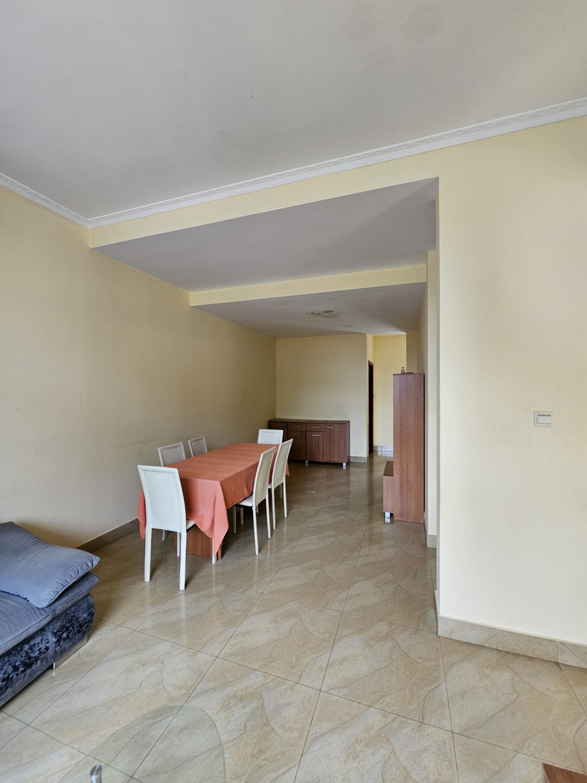 À VENDA: MORADIA V3 DÚPLEX, NO CONDOMÍNIO CUCHI, TALATONA - Imagem 3