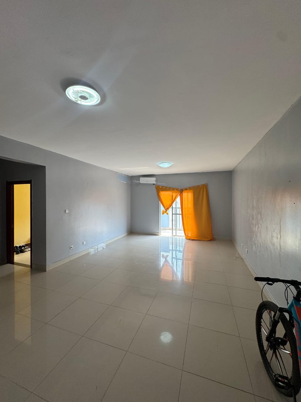 VENDE-SE UM APARTAMENTO T5 NO KILAMBA - PAGO NA SUA TOTALIDADE - Imagem 4