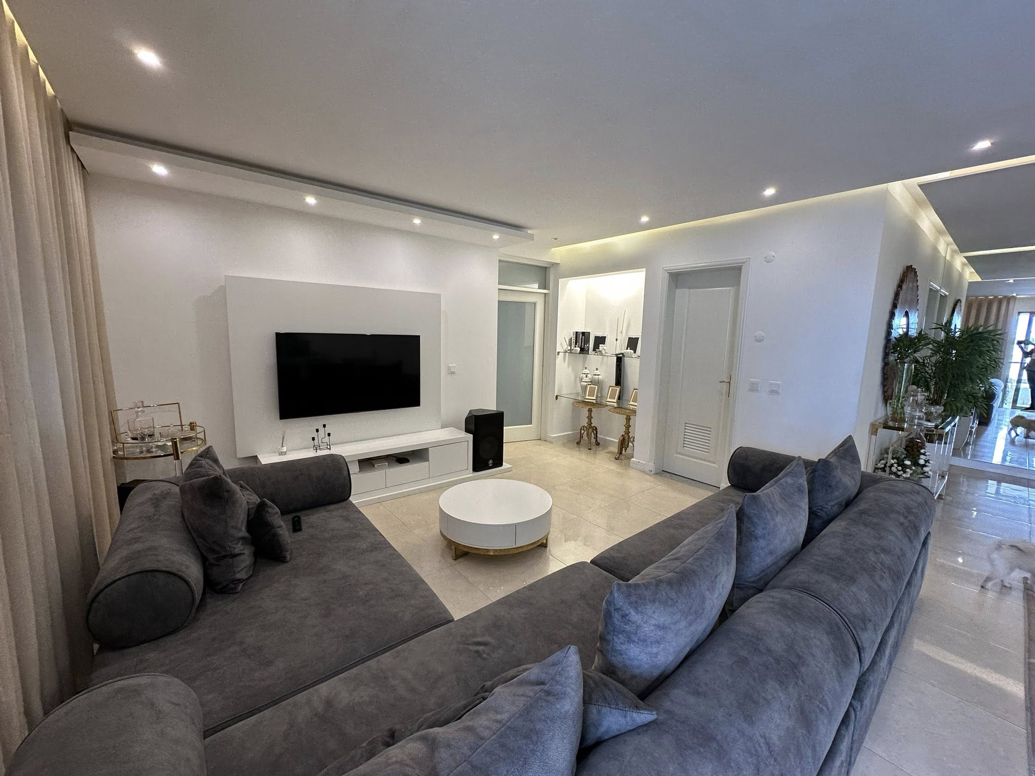 A VENDA: APARTAMENTO T3, NO CONDOMÍNIO CLÁSSICOS DO SUL, BENFICA. - Imagem 2