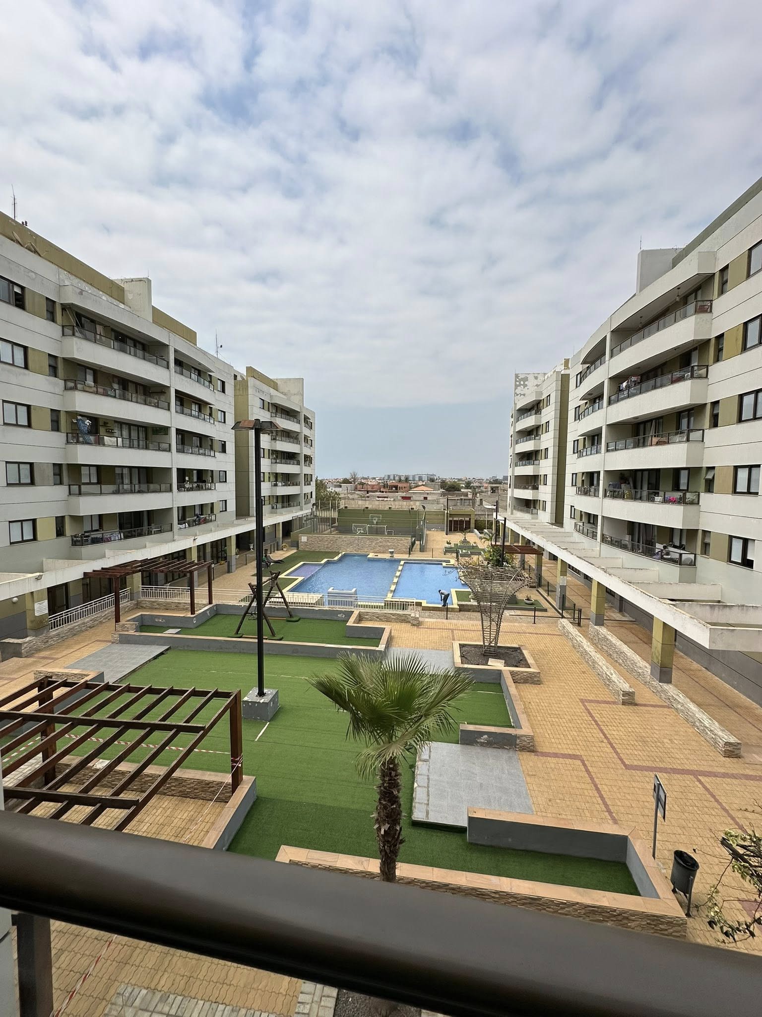 A VENDA: APARTAMENTO T3, NO CONDOMÍNIO CLÁSSICOS DO SUL, BENFICA.