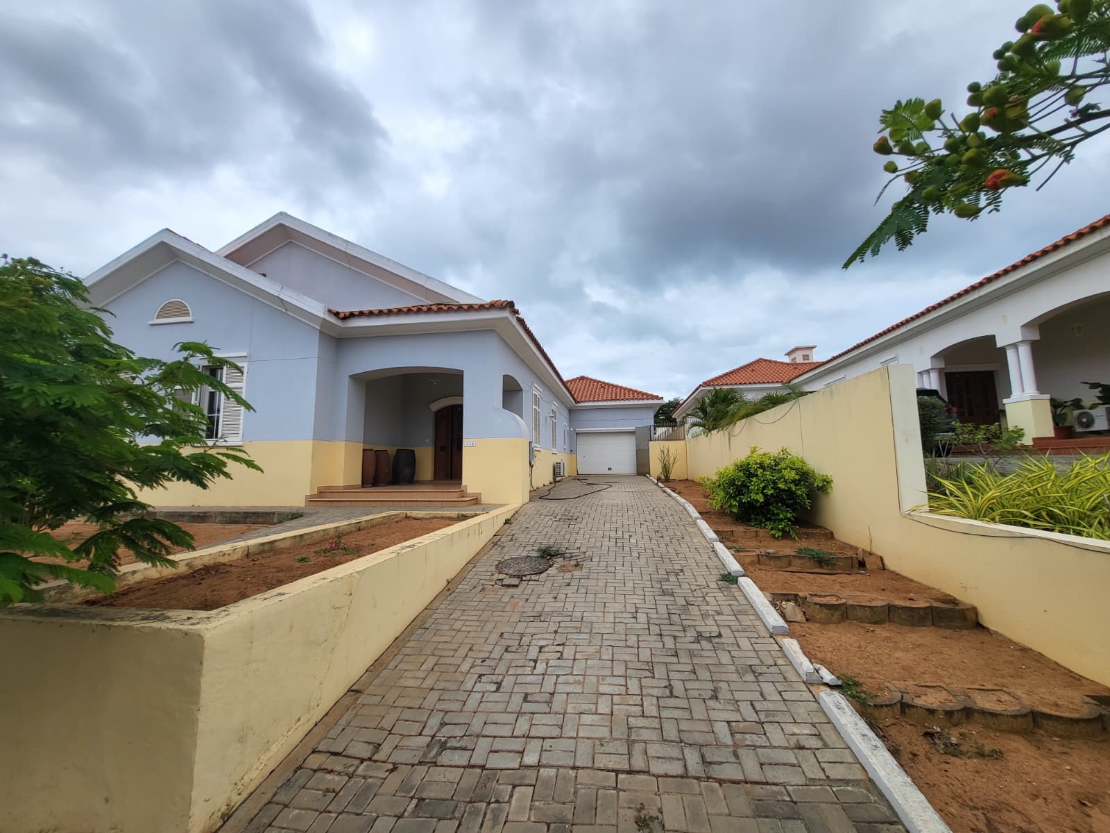 VENDE-SE VIVENDA LOCALIZADO NO TALATONA CONDOMÍNIO CAJUEIRO ZR-1 - Imagem 3