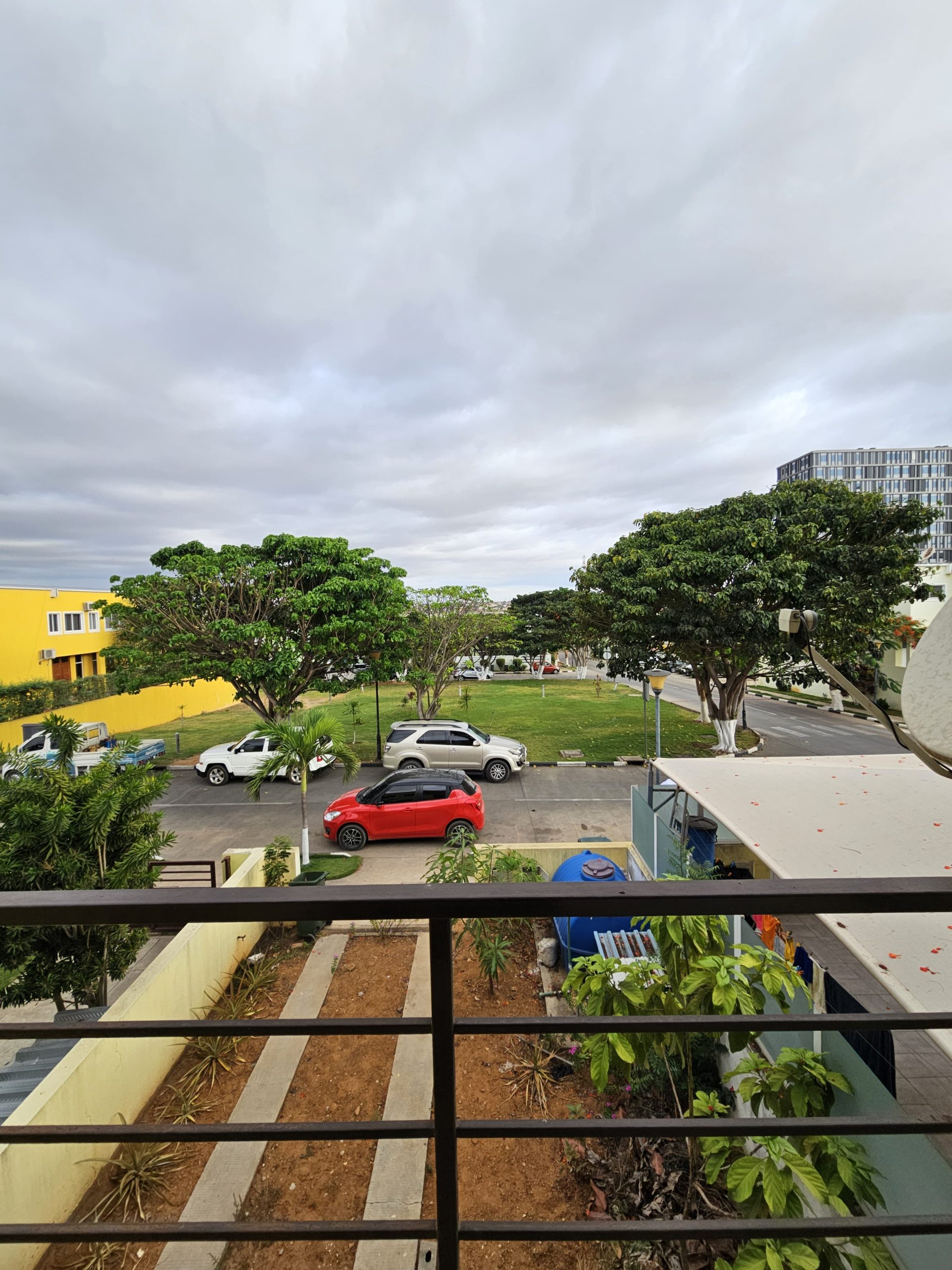 À VENDA: MORADIA V3 DÚPLEX, NO CONDOMÍNIO CUCHI, TALATONA - Imagem 5