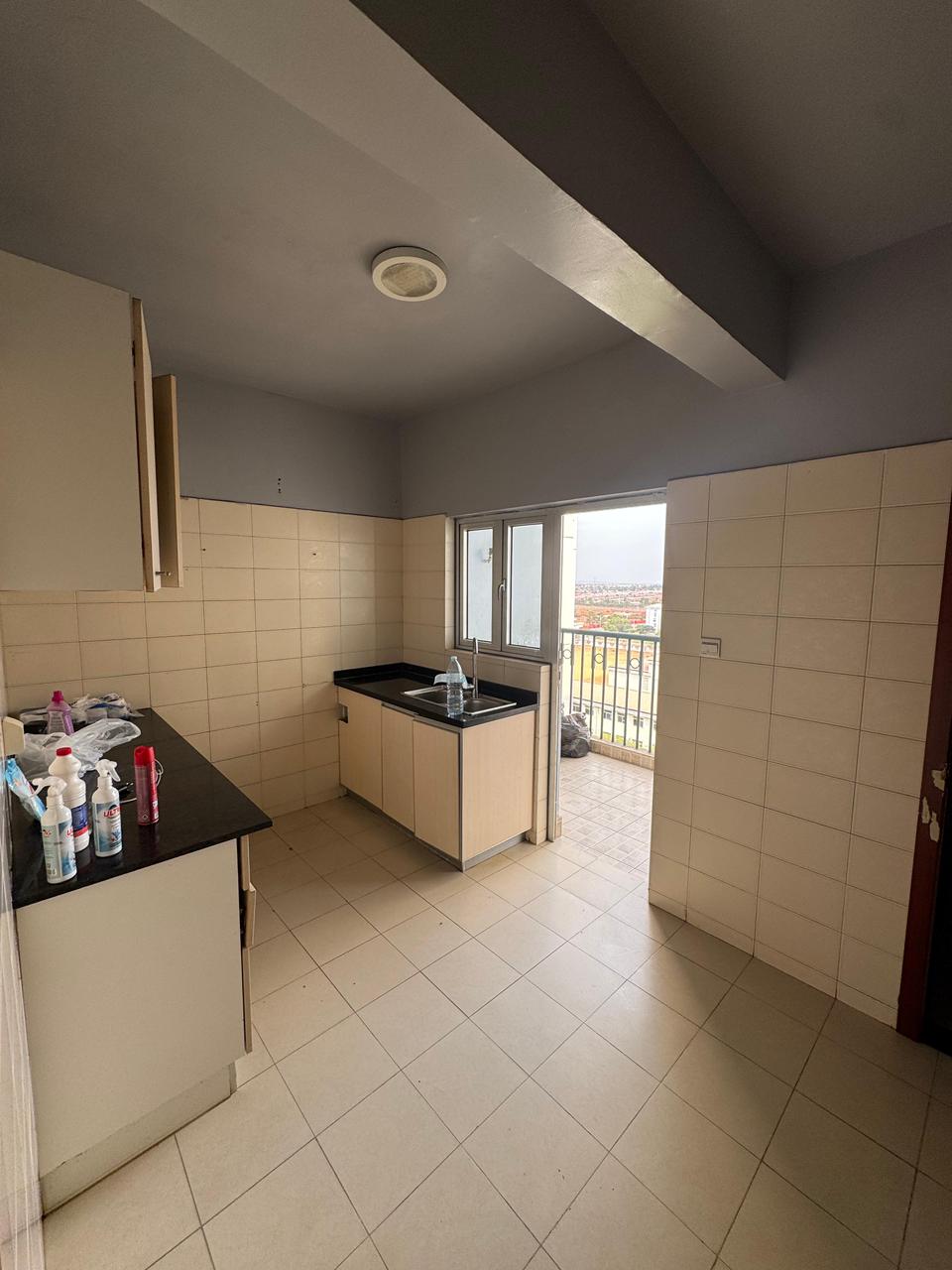 VENDE-SE UM APARTAMENTO T5 NO KILAMBA - PAGO NA SUA TOTALIDADE - Imagem 3
