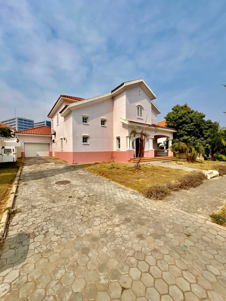 VENDE-SE VIVENDA LOCALIZADO NO TALATONA CONDOMÍNIO CAJUEIRO ZR-1