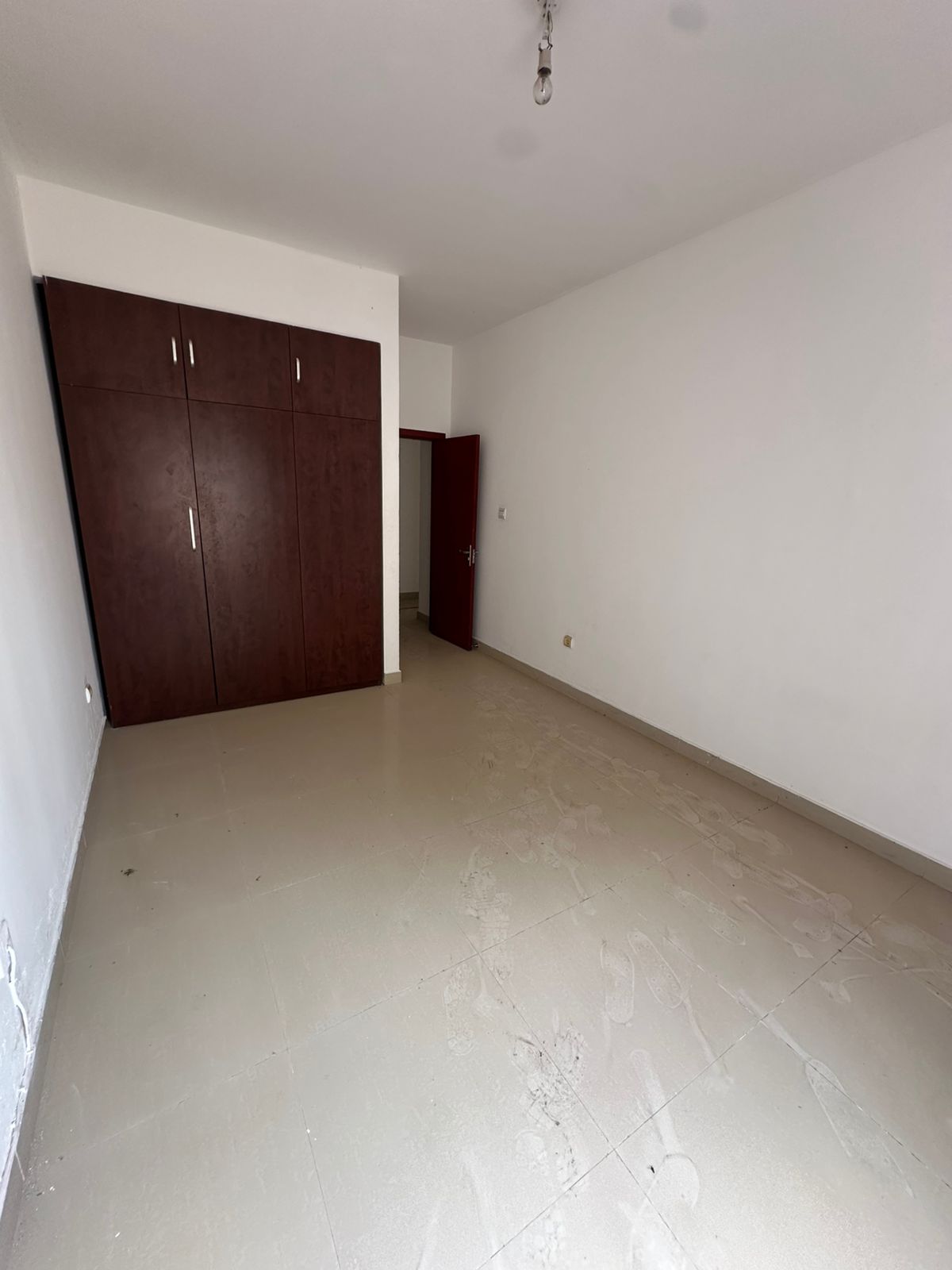 A VENDER: CASA T4 NO CONDOMÍNIO JARDIM DO ÉDEN (CAMAMA) - Imagem 12
