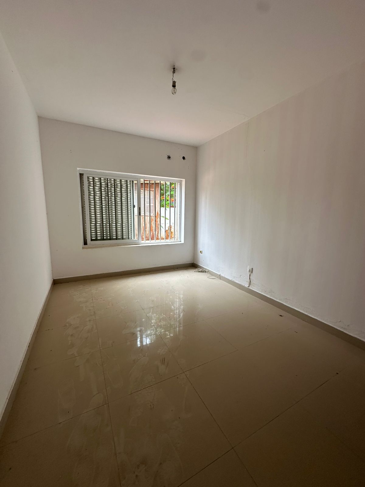 A VENDER: CASA T4 NO CONDOMÍNIO JARDIM DO ÉDEN (CAMAMA) - Imagem 16
